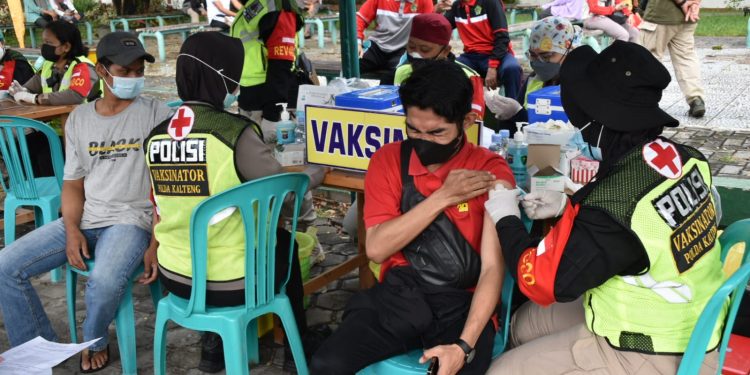 Peringatan Hari AIDS Sedunia Dirangkai Vaksinasi Covid-19