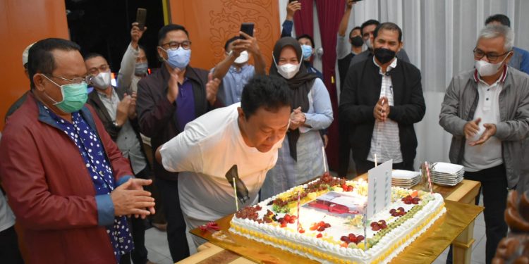Pukul 00.00 WIB Wagub Dapat Kejutan Ulang Tahun