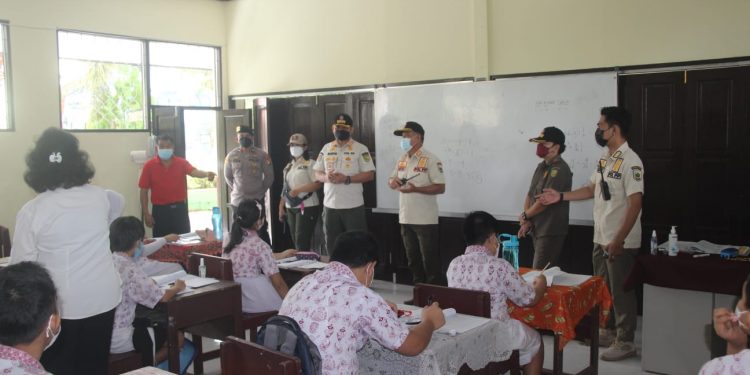 Pengawasan Prokes Di Tempat Pelayanan Publik dan Sekolah Dasar