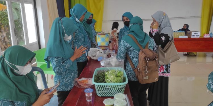 TP-PKK Kecamatan Dusun Selatan Gelar Bazaar Hasil Desa