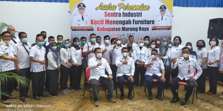 Bupati Murung Raya Resmikan Sentra Industri Kecil dan Menengah Furniture