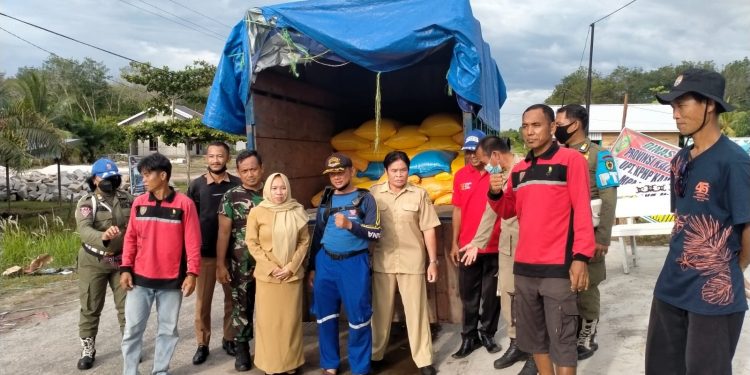 Kemensos Salurkan 4 Ton Beras ke Petuk Katimpun