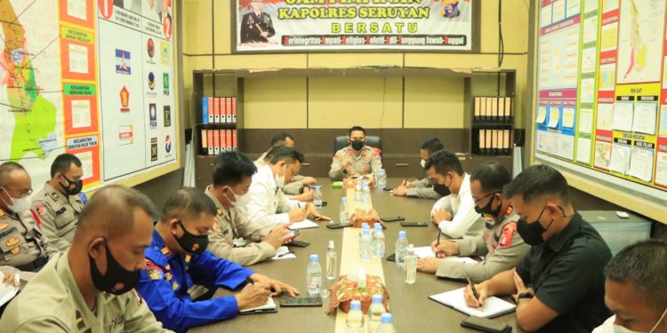 Berikan Penekanan, Polres Seruyan Rutin Laksanakan Jam Pimpinan