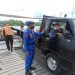 Personel Satpolairud Polres Seruyan Pantau Aktivitas Bongkar Muat di Dermaga
