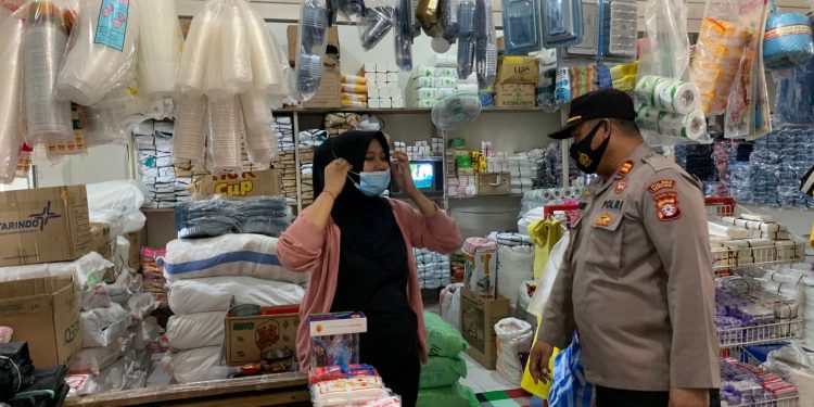 Tim Yustisi Polres Seruyan Himbau Masyarakat Tetap Terapkan Prokes