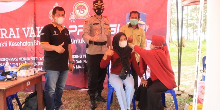 Kapolres Tanpa Henti Untuk Monitoring Vaksinasi di Wilkum Polres Seruyan