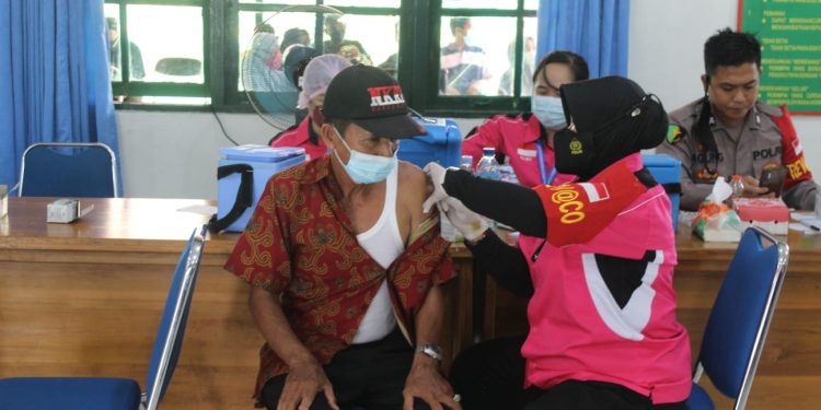 Kodim 1012/Buntok Mengadakan Vaksinasi Massal Covid-19 Untuk Capai Target