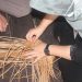 Siasat warga Palangka Raya mengakali kesulitan ekonomi di masa pandemi dengan membuat kerajinan anyaman rotan