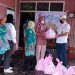 Guru PAUD Salurkan Sembako ke Warga Mendawa