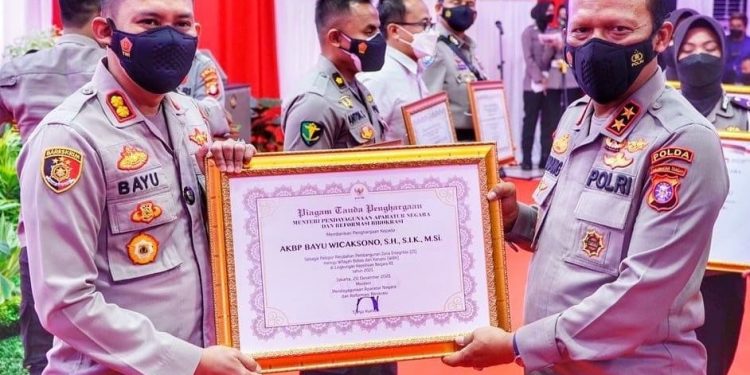 Raih WBK, Kapolres Seruyan Terima Penghargaan Dari Kapolda Kalteng