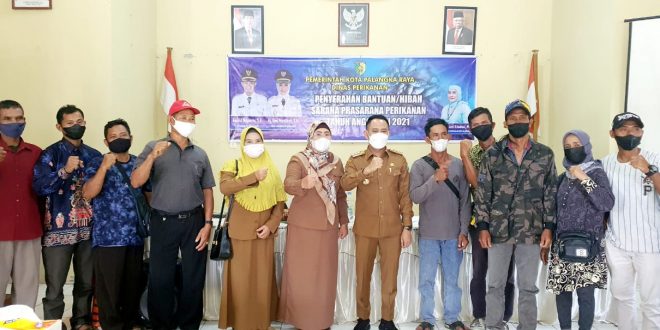 Empat Pokmaswas di Kota Palangka Raya dapat Bantuan Perahu Motor