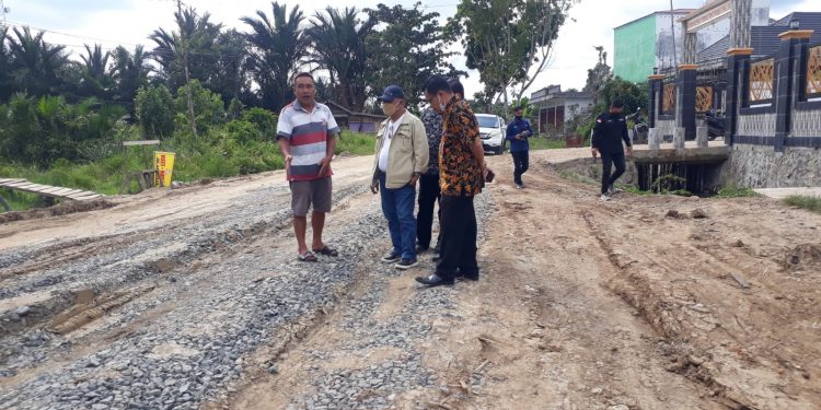 Komisi IV DPRD Kalteng Tinjau Perbaikan Jalan Buntok-Palangka Raya yang Sempat Ditutup warga