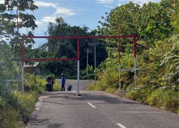 Antisipasi Kerusakan Jalan, Warga Pasang Portal di Jalan Gajah Mada