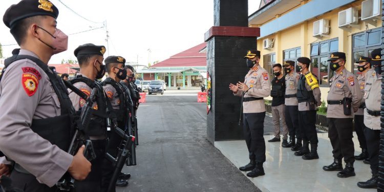 Kapolres Seruyan Pimpin Apel Pemberangkatan Pengamanan di PT CKS
