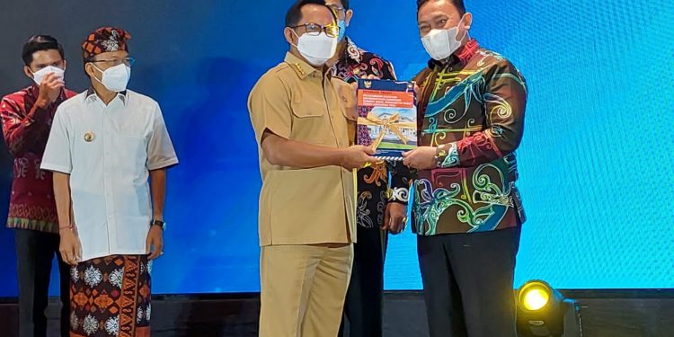 Wagub Kalteng Terima Juknis Pelaksanaan Dekonsentrasi GWPP