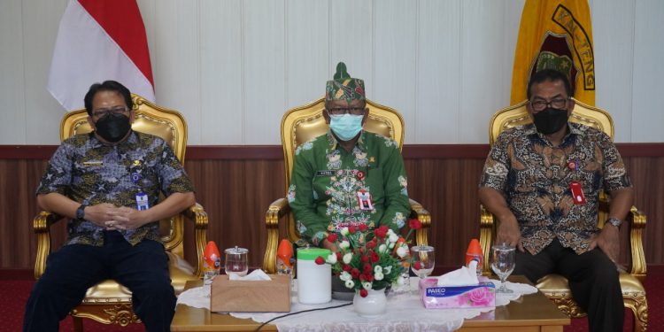 Asisten Pemerintahan Dan Kesra Hadiri Sosialisasi PTSL Tahun 2022 Secara Virtual