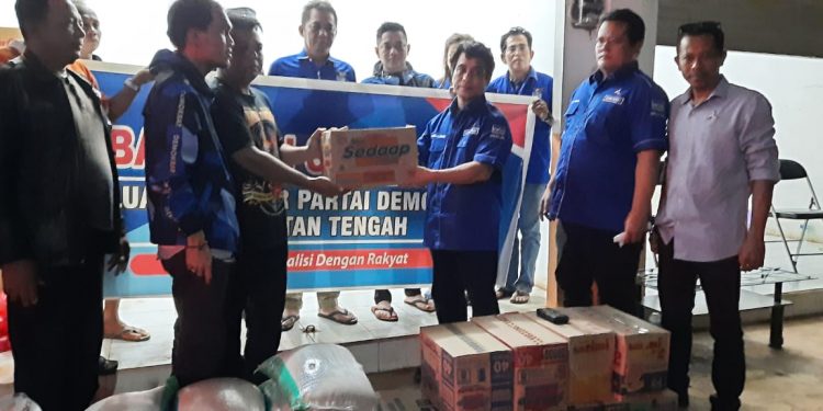Demokrat Kalteng Salurkan Bantuan untuk Korban Kebakaran Pundu