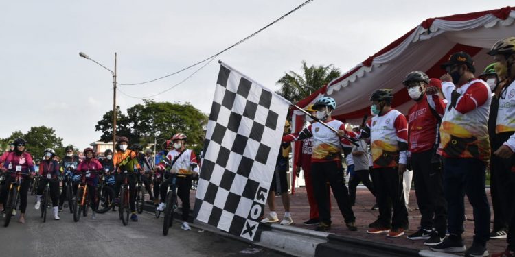 Pj. Sekda Kalteng H. Nuryakin Buka Fun Bike dan Soft Launching Tour de hart of Borneo