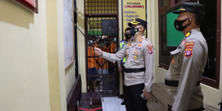 Kapolres Seruyan Pastikan Keamanan dan Kesehatan Tahanan