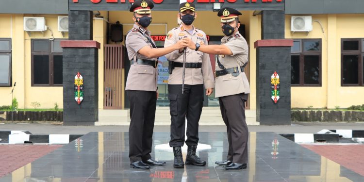 Kapolres Beri Pengarahan Pejabat Lama dan Pejabat Baru Wakapolres Seruyan
