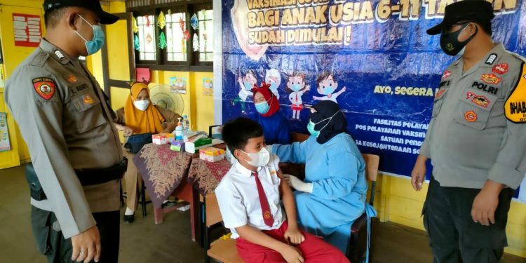 SDN-1 Desa Sungai Undang Kecamatan Seruyan Hilir Melakukan Vaksin