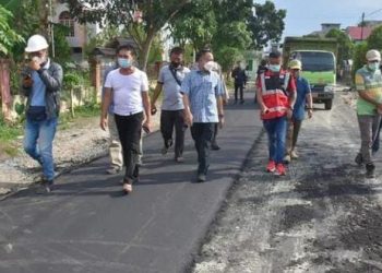 Wali Kota Palangka Raya Tinjau Perbaikan Jalan di Jalan Bangka