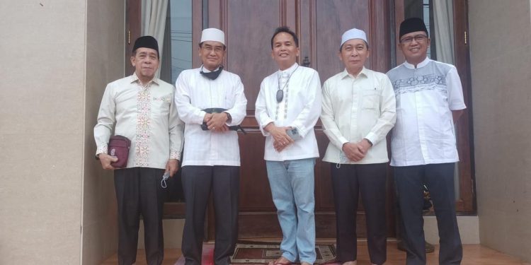 Moment Isra Mi’raj 1443 Hijriah, Anggota DPR-RI H. Agustiar Sabran Bersilaturahmi Dengan Tokoh Agama