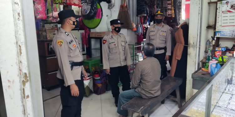 Satreskrim Polres Seruyan Beserta Anggota Gabungan Operasi Yustisi