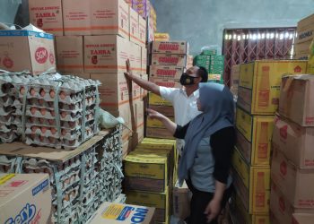 Cegah Penimbunan Minyak Goreng, Polsek Hanau Cek Sejumlah Kios