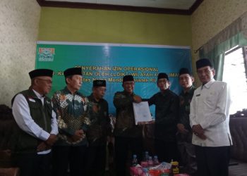 Ketua PWNU Kalteng Terima SK Ijin Operasional ITSNU dari LLDIKTI Wilayah XI Kalimantan