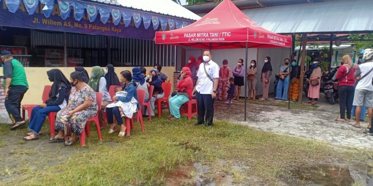 Masyarakat Bisa Beli Minyak Goreng Murah di Kantor Dinas Ketahanan Pangan Prov. Kalteng