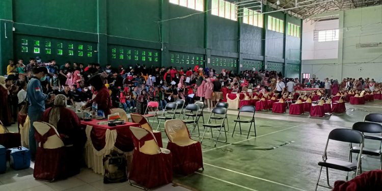 Masyarakat Kecamatan Hanau Antusias Ikuti Vaksinasi Covid-19