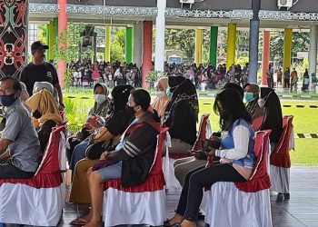Ratusan Warga Serbu Pasar Murah Yang Digelar Anggota DPR-RI Agustiar Sabran