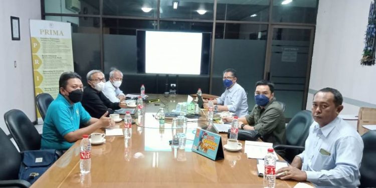 Persiapan Pembangunan Shrimp Estate, Kadislutkan Prov. Kalteng Kunjungi PT. CP Prima Sidoarjo