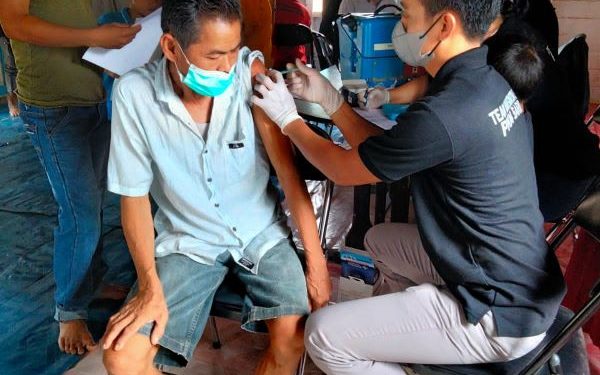 Masyarakat Tanah Siang Antusias Ikuti Vaksinasi Covid-19
