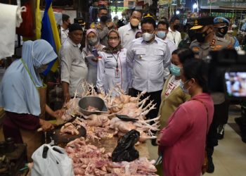 Wagub Kalteng Bersama Forkopimda Lakukan Pemantauan Pasar dan Kebutuhan Bahan Pokok Jelang Bulan Ramadan dan Hari Raya Idul Fitri 2022/1443 H