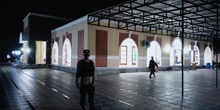 Polsek Hanau Amankan Pelaksanaan Ibadah Sholat Tarawih