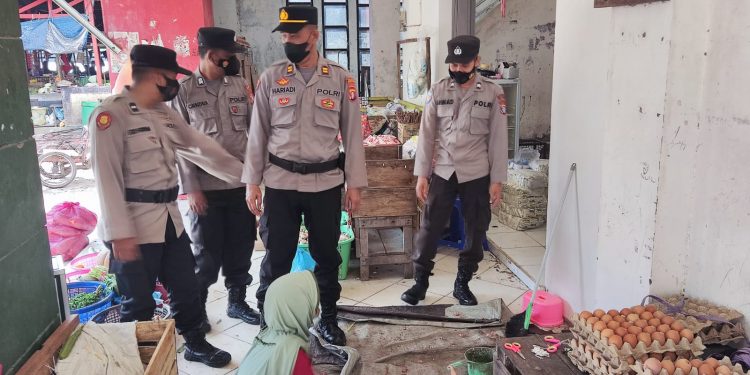 Tim Yustisi Polres Seruyan Tak Kenal Lelah Berikan Himbauan Prokes