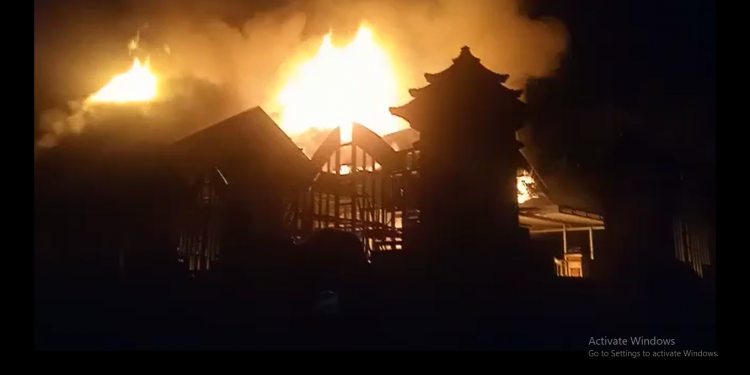 Rumah Mewah di Jl G Obos Palangka Raya Hangus Terbakar