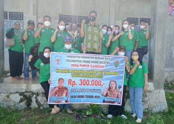 Sebanyak 119 KPM di Desa Puruk Kambang Terima BLT-DD 