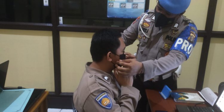 Propam Ingatkan Penggunaan Masker Meski di Dalam Ruangan