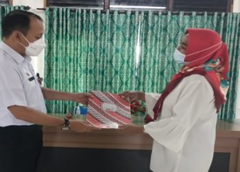 DPMPTSP Prov. Kalteng Laksanakan Pelepasan ASN Purna Tugas dan Pembinaan Pegawai