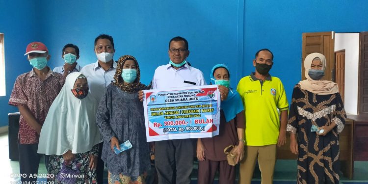 Pemdes Muara Untu Salurkan BLT-DD Tahun 2022