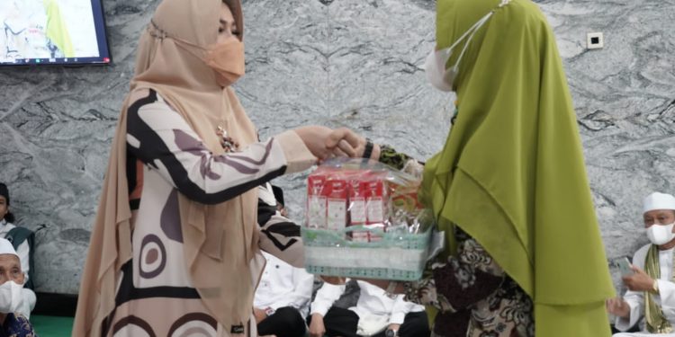 TP-PKK Prov. Kalteng Turut Berbagi Dalam Safari Ramadhan Berkah Pemprov Kalteng
