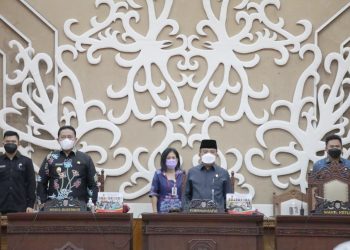 Wagub Edy Pratowo Sampaikan Sambutan Gubernur Terhadap Keputusan DPRD tentang Rekomendasi LKPJ Gubernur TA. 2021