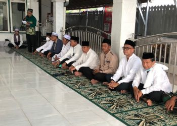 Gelar Safari Ramadan di Masjid Arifin Noor Laung Tuhup Kabupaten Murung Raya, Pj. Sekda Kalteng Ajak Masyarakat Tingkatkan Kualitas Amal Ibadah