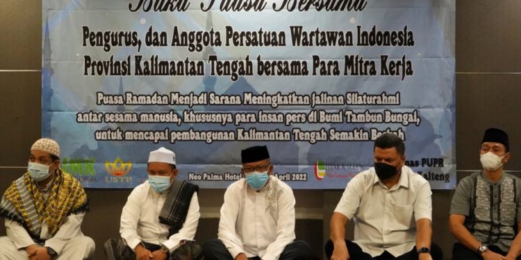 Hadiri Buka Puasa Bersama, Asisten Bidang Pemerintahan dan Kesra Katma F. Dirun Hadiri Buka Bersama PWI Kalteng