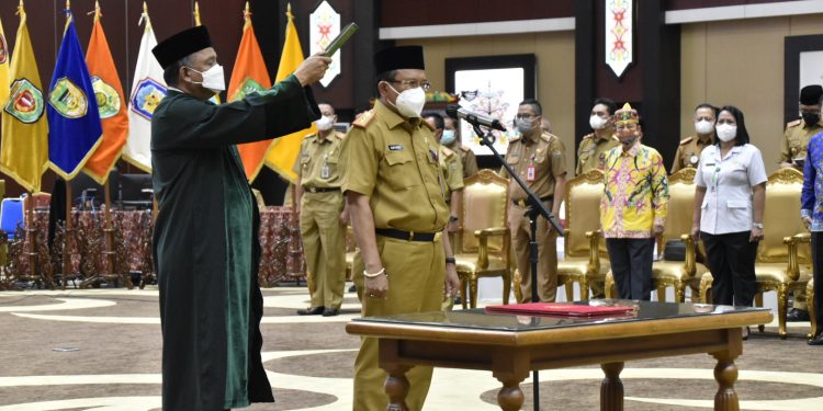 Gubernur Sugianto Sabran : Dengan Dilantiknya Sekda H. Nuryakin Diharapkan Mampu Mempercepat Pembangunan Kalteng