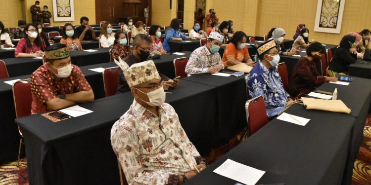 Pj. Sekda Kalteng Buka Pertemuan Lintas Sektor Dalam Rangka Percepatan Penurunan Stunting dan Perkawinan Usia Anak