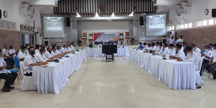 Pj. Sekda Buka Kick Off Meeting Program Pembangunan Perumahan, Permukiman, Air Minum dan Sanitasi Prov. Kalteng Tahun 2022
